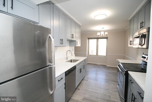 Building Photo - 8943 Centerway Rd