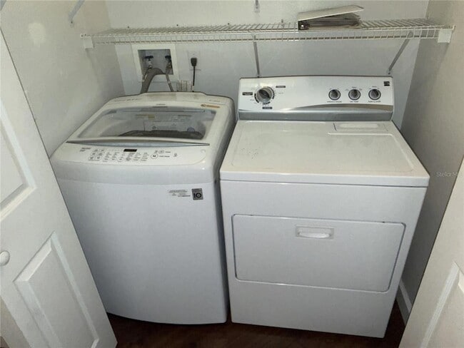 Building Photo - 550 Cranes Way