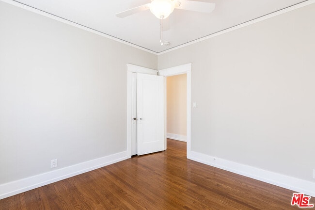 Building Photo - 1109 1/2 Cloverdale Ave