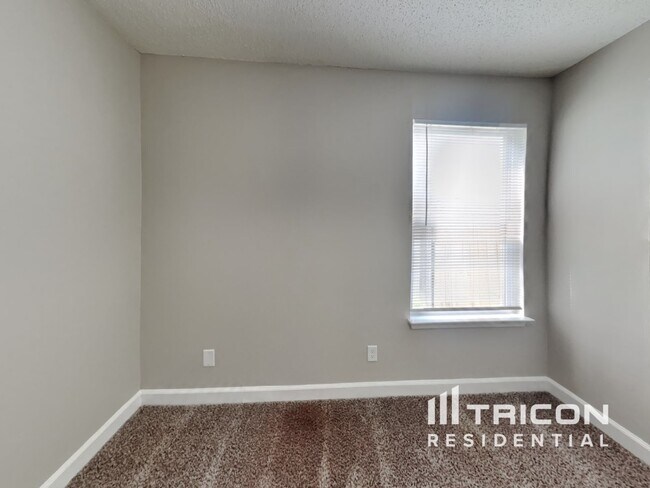 Building Photo - 13336 N Brick Chapel Dr