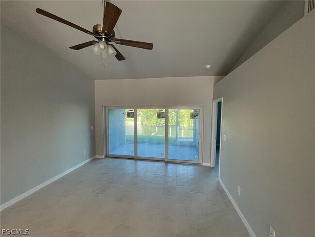 Building Photo - 3534 SW 17th Ave