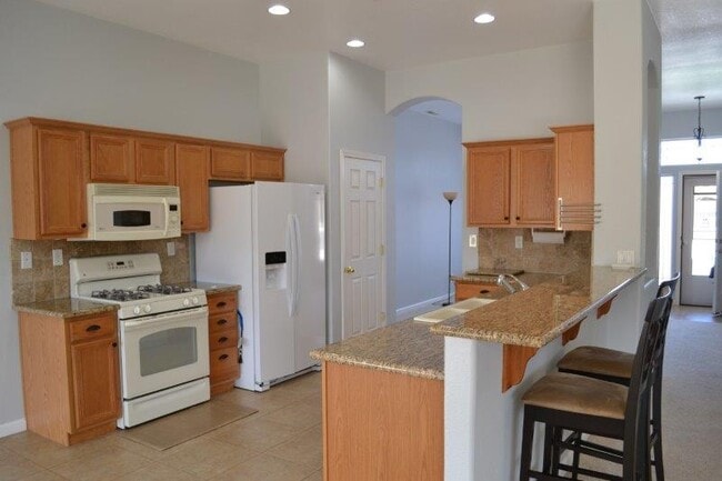 Building Photo - 111 Brassie Ct