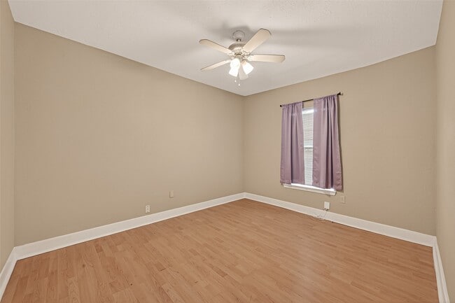 Building Photo - 1402 Munger St