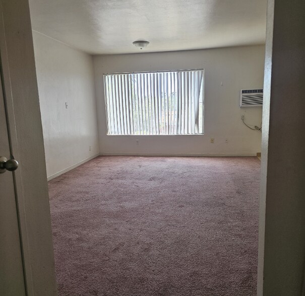 Building Photo - 1025 N Madison St