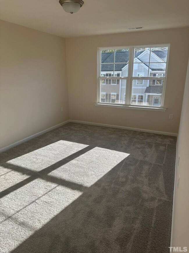 Building Photo - 240 Ribbon Rail St