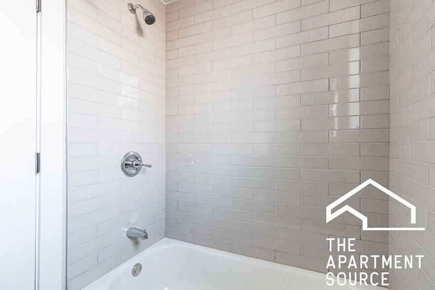 Building Photo - 3540 N Broadway St