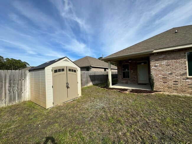 Building Photo - 1377 N Beal Ext