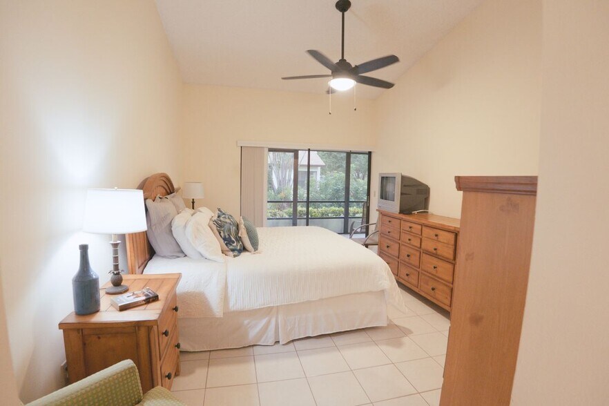 Building Photo - 3950 Silver Maple Dr
