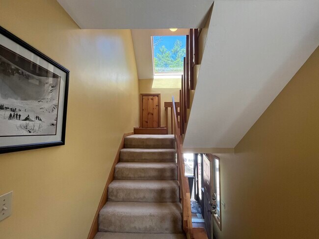 Building Photo - 35 Woodland Pines Rd
