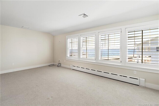 Building Photo - 23 Soundview Dr