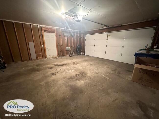 Building Photo - 13350 Timber Crest Dr