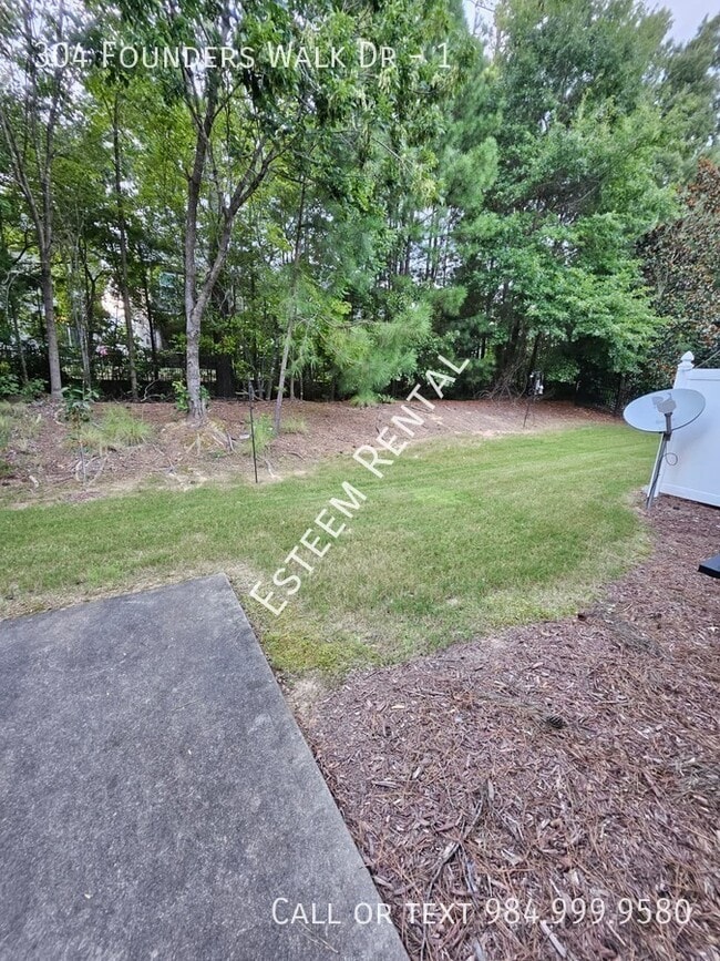 Building Photo - 304 Founders Walk Dr