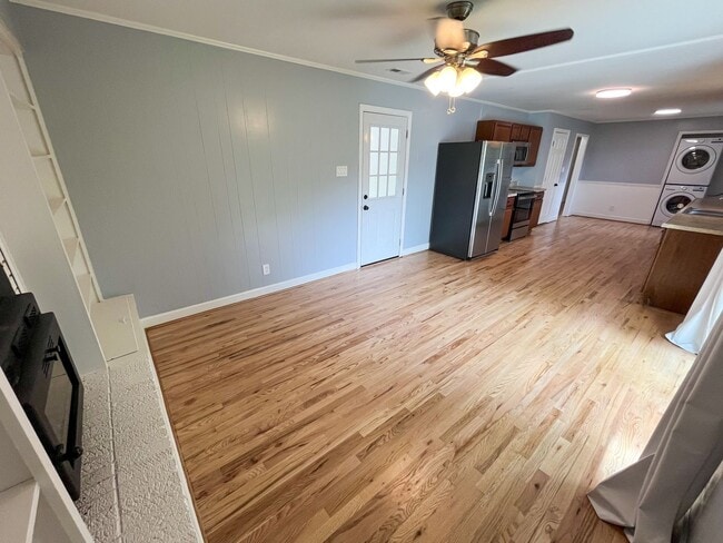 Building Photo - Gorgeous 3 bedroom, 2 bathroom brick home ...