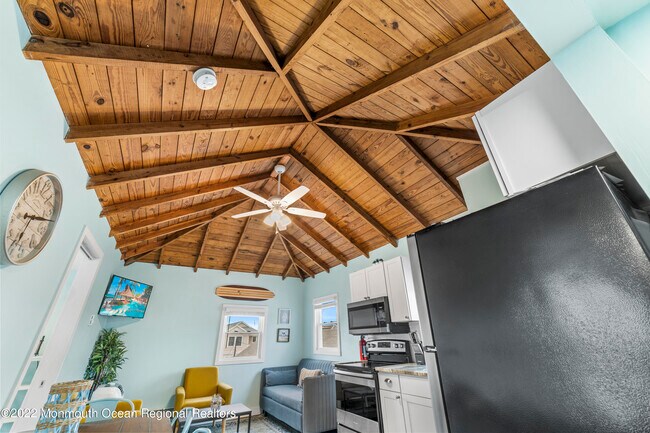 Building Photo - 171A Beachfront-