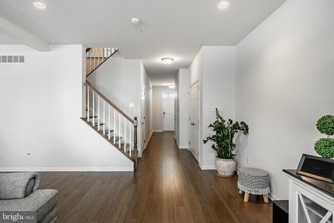 Building Photo - 25 N Tompkins Square