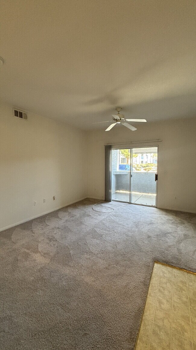 Building Photo - First-floor 1-bedroom condo available for immediate move-in.