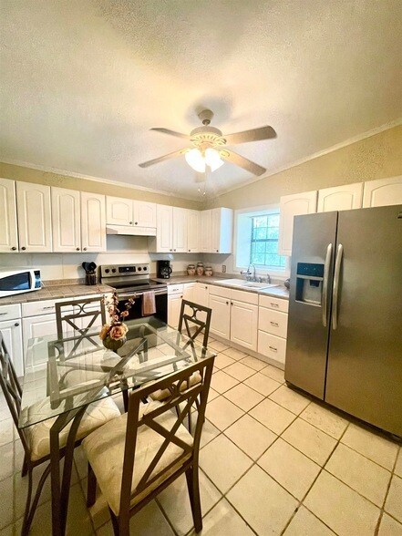 Building Photo - 406 Longshadow Road