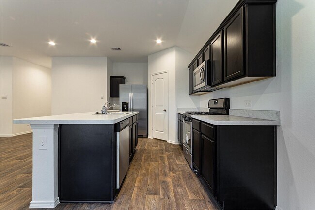 Building Photo - 21311 Violet Dusk Dr