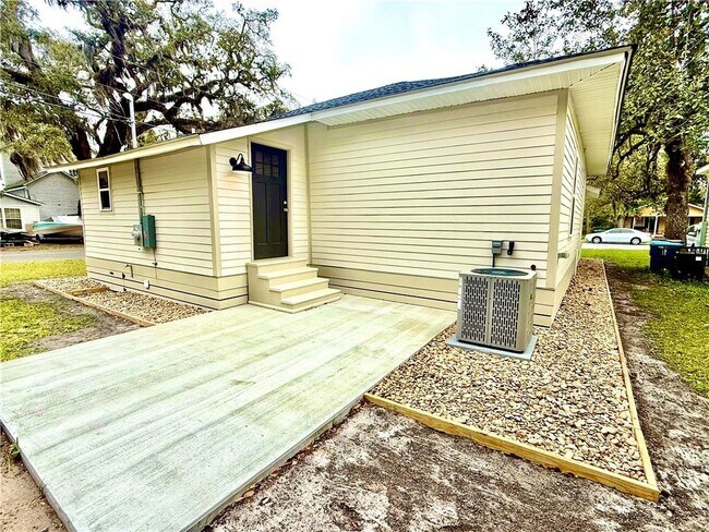 Building Photo - 211 Dartmouth St