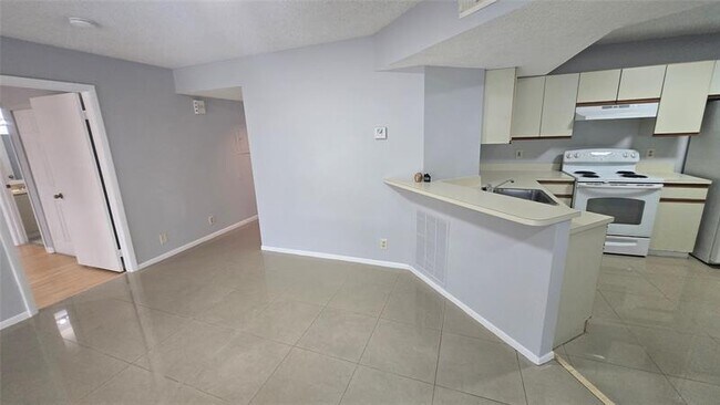 Building Photo - 9055 Wiles Rd