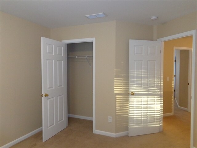 Building Photo - 1536 Cardinal Ln