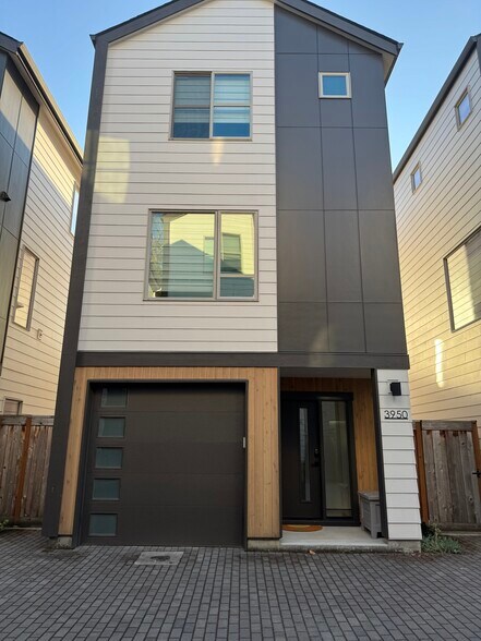 Primary Photo - 3950 SE Gladstone St