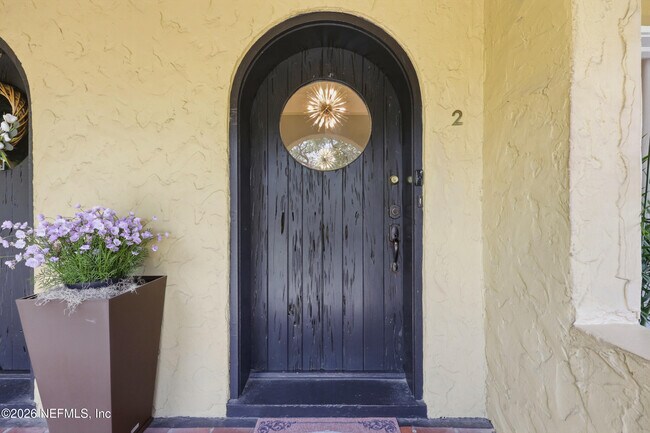 Building Photo - 1786 Challen Ave