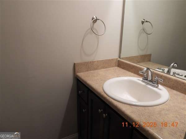 Building Photo - 221 Case Ln SE