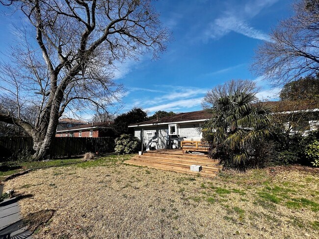 Building Photo - 4753 Holladay Rd