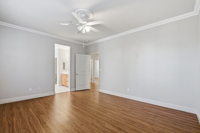 Building Photo - 4 Bed 3 Bath Single Family Home in Napa