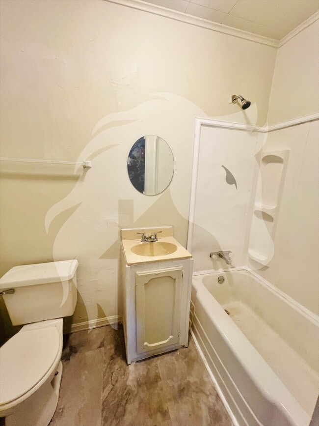 Building Photo - "Charming 1-Bedroom Retreat with Gleaming ...