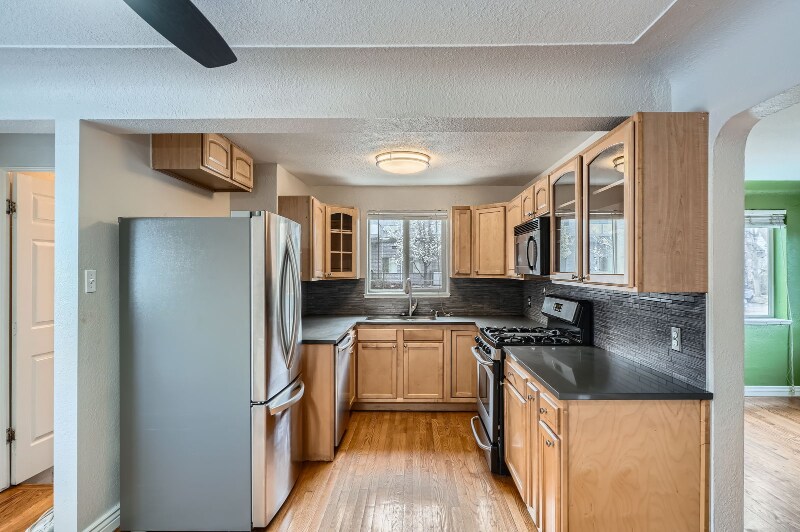 Building Photo - 2430 W 39th Ave