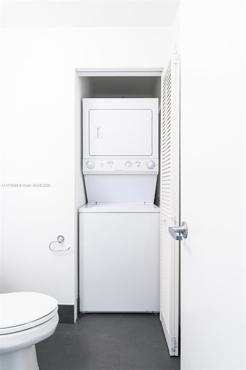 Building Photo - 888 Biscayne Blvd