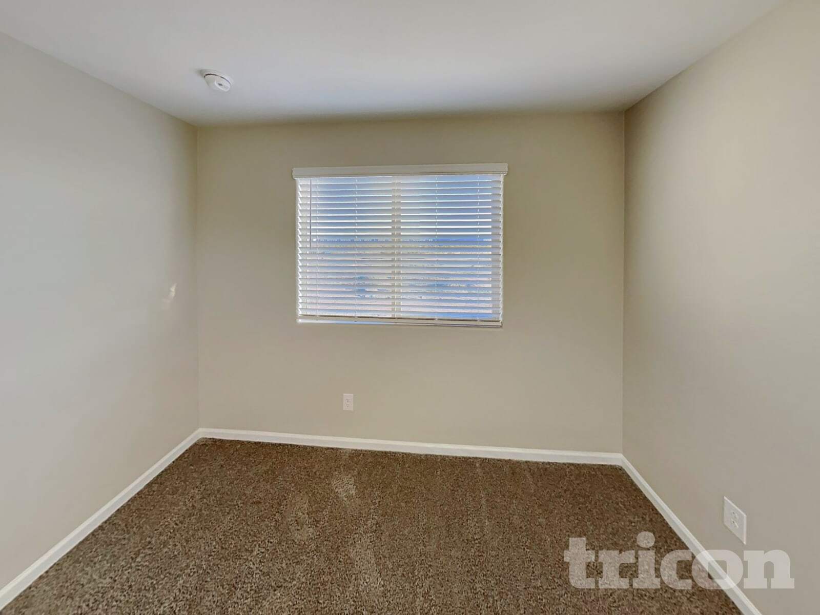 Building Photo - 8636 E Posada Ave