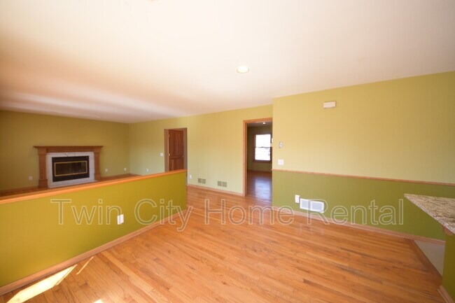 Building Photo - 14531 Wellington Rd