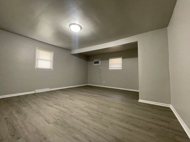 Building Photo - 4 Bedroom 1.5 Bath Home In Gary, IN
