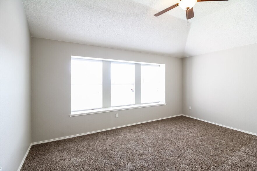 Building Photo - 816 Parker Dr