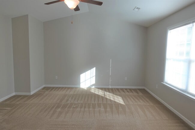Building Photo - 1002 Whirlaway Cir
