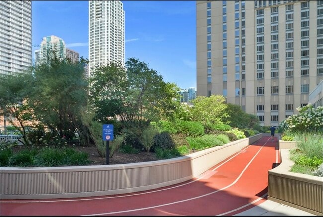 Building Photo - 545 N Dearborn St