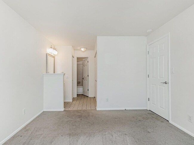 Building Photo - Don't miss out on this amazing 2 bedroom, ...