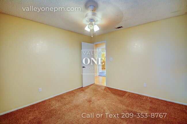 Building Photo - 2717 Palomino Ln