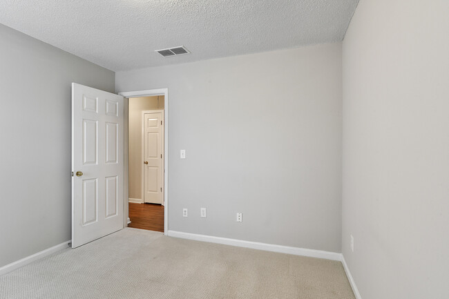 Building Photo - 2655 Traywick Chase
