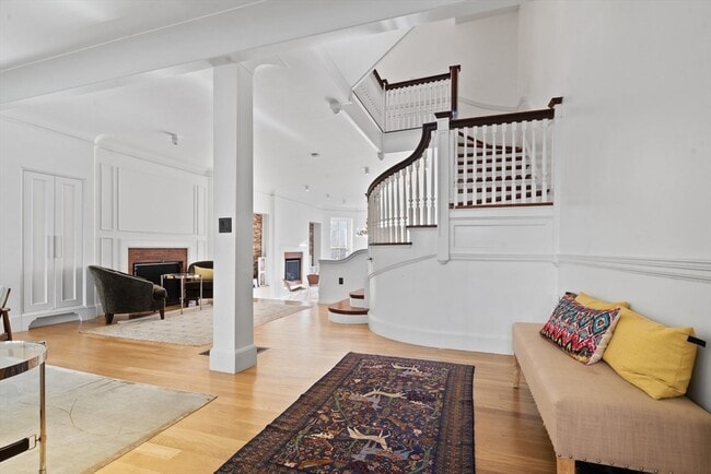 Building Photo - 15 Regent Cir