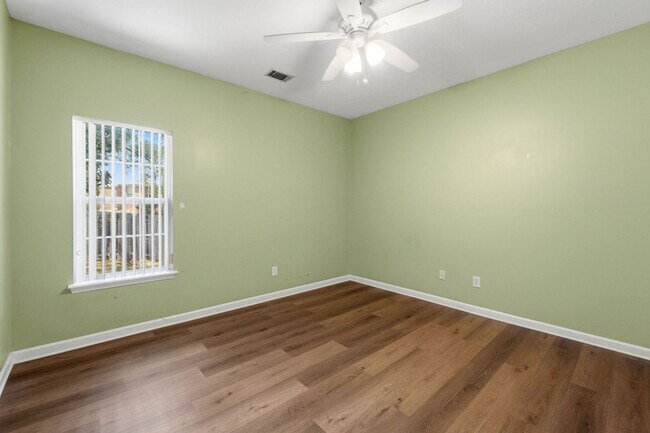 Building Photo - 790 Prairie Ln