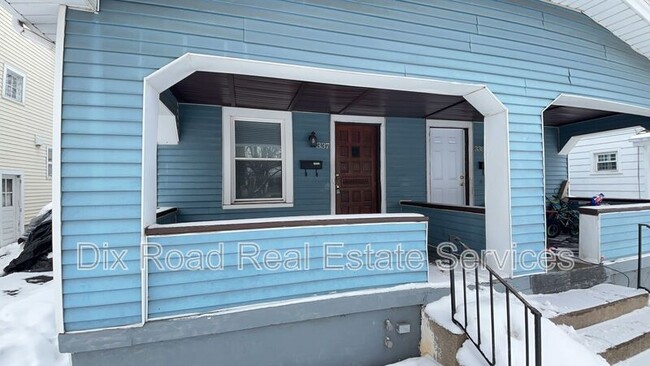 Building Photo - 337-339 Knecht Dr