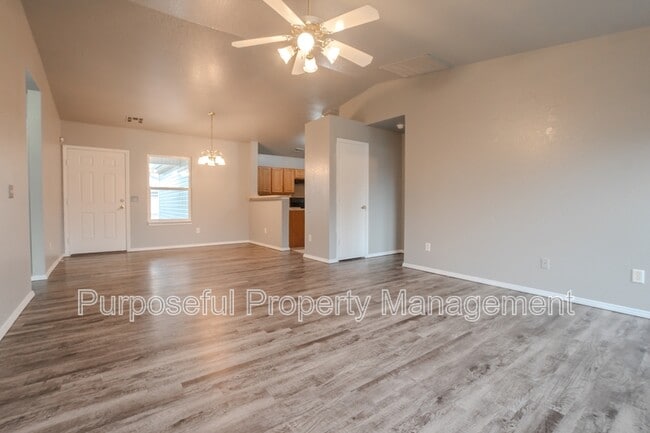 Building Photo - 414 Calla Lily Ln