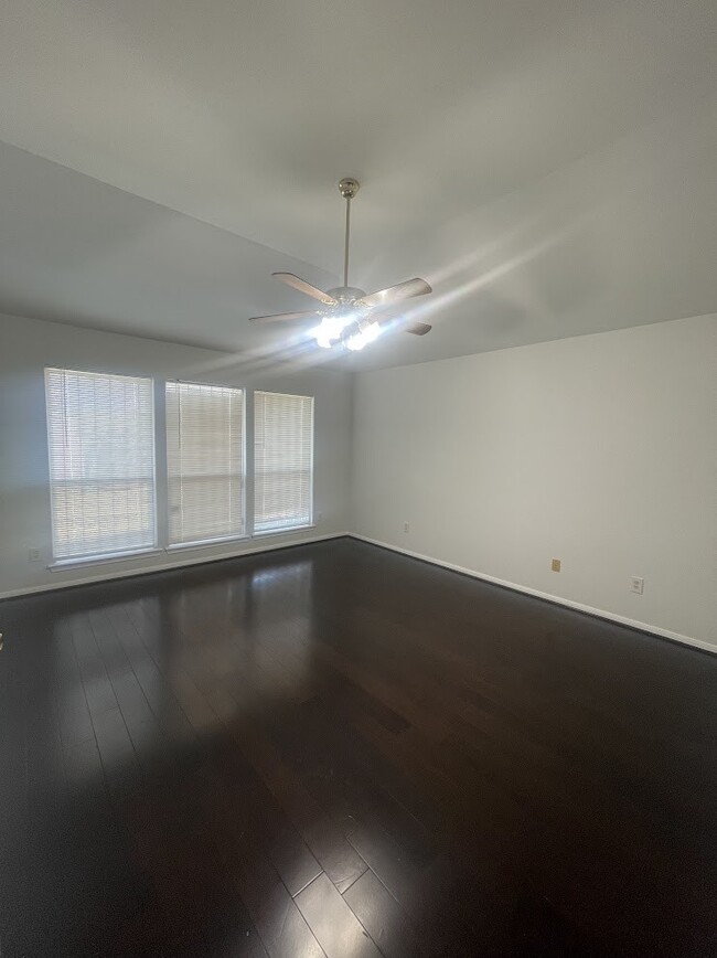 Building Photo - 7814 Log Hollow Dr