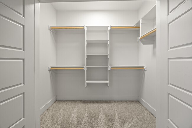 Building Photo - 2055 S Florida Way