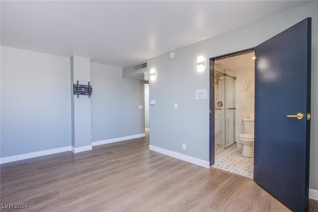 Building Photo - 3111 Bel Air Dr