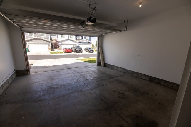 Building Photo - 4156 S 2825 W